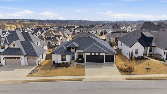 8004 W Dorchester Street, Rogers, AR 72758