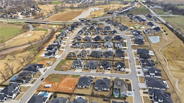 8004 W Dorchester Street, Rogers, AR 72758