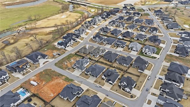 8004 W Dorchester Street, Rogers, AR 72758