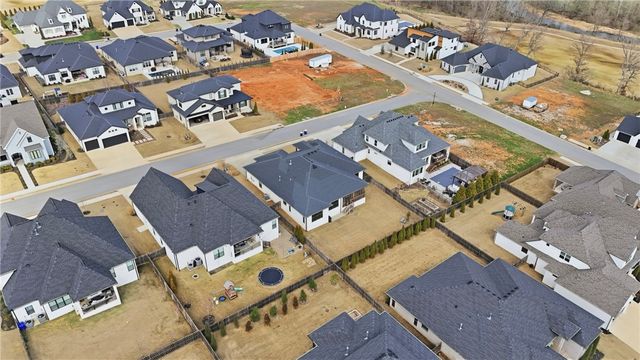 8004 W Dorchester Street, Rogers, AR 72758