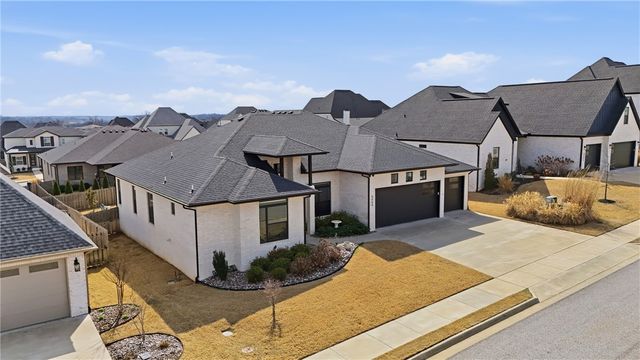 8004 W Dorchester Street, Rogers, AR 72758