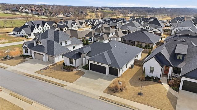 8004 W Dorchester Street, Rogers, AR 72758