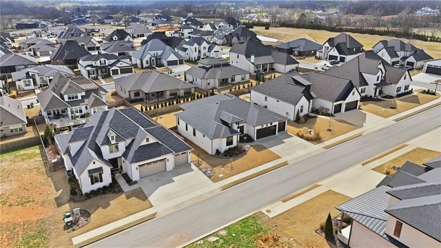 8004 W Dorchester Street, Rogers, AR 72758