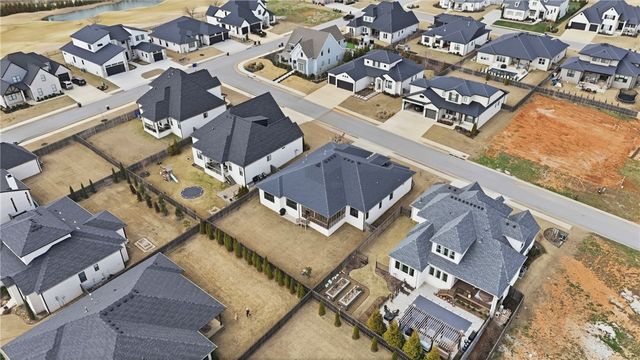 8004 W Dorchester Street, Rogers, AR 72758