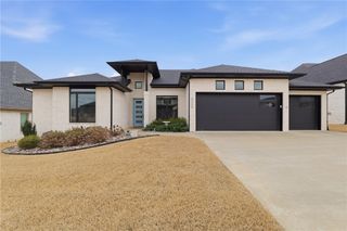 8004 W Dorchester Street, Rogers, AR 72758