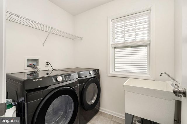 6 MISTY MEADOW LN, Hamilton, NJ 08619