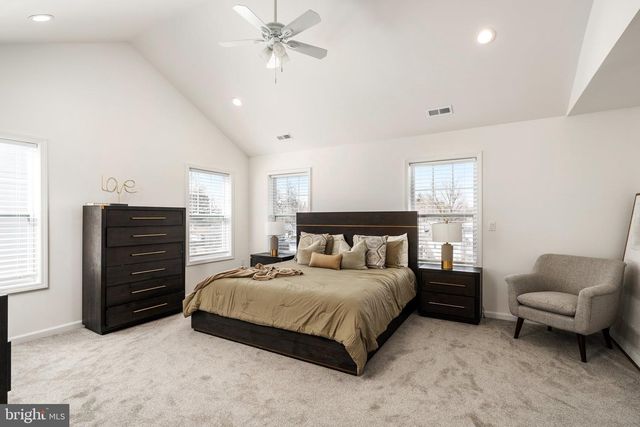 6 MISTY MEADOW LN, Hamilton, NJ 08619