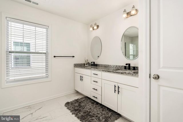 6 MISTY MEADOW LN, Hamilton, NJ 08619