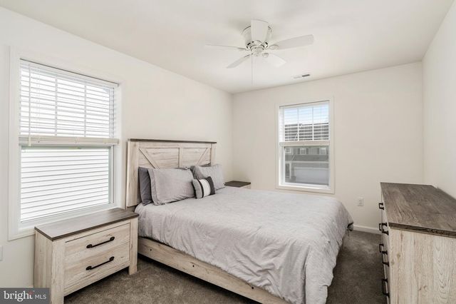 6 MISTY MEADOW LN, Hamilton, NJ 08619