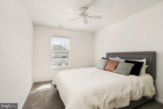 6 MISTY MEADOW LN, Hamilton, NJ 08619