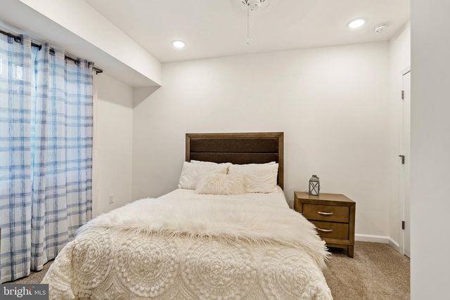 6 MISTY MEADOW LN, Hamilton, NJ 08619