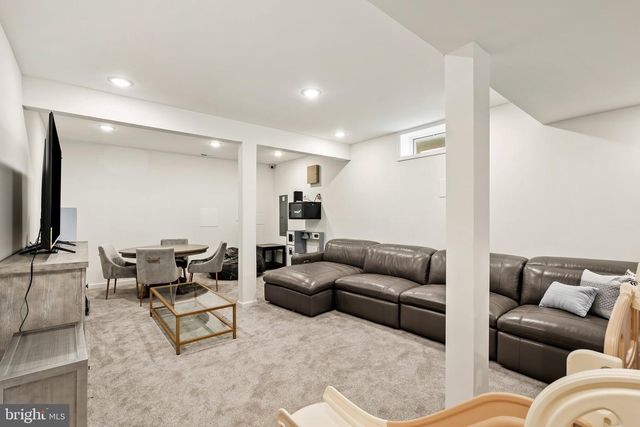 6 MISTY MEADOW LN, Hamilton, NJ 08619