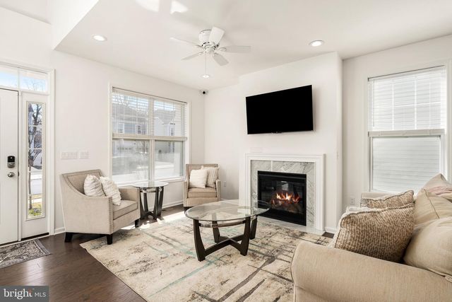 6 MISTY MEADOW LN, Hamilton, NJ 08619