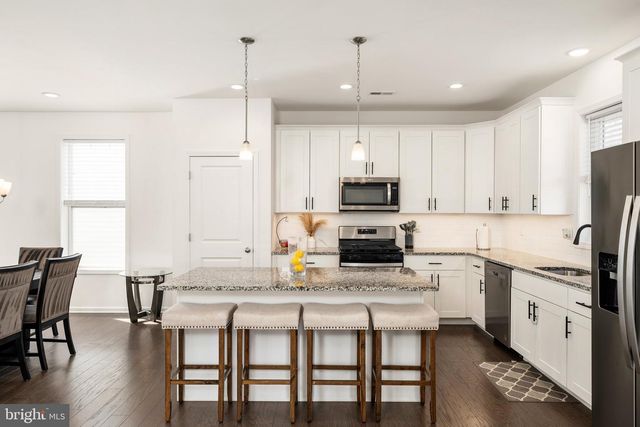 6 MISTY MEADOW LN, Hamilton, NJ 08619