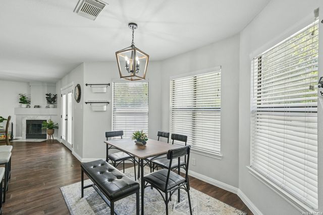 6434 Maverick Oak Dr, San Antonio, TX 78240