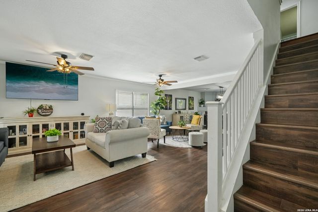 6434 Maverick Oak Dr, San Antonio, TX 78240