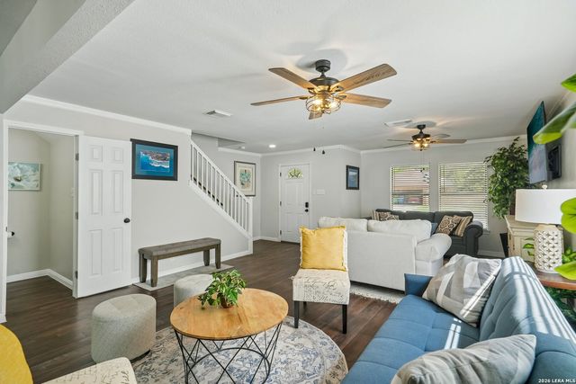 6434 Maverick Oak Dr, San Antonio, TX 78240