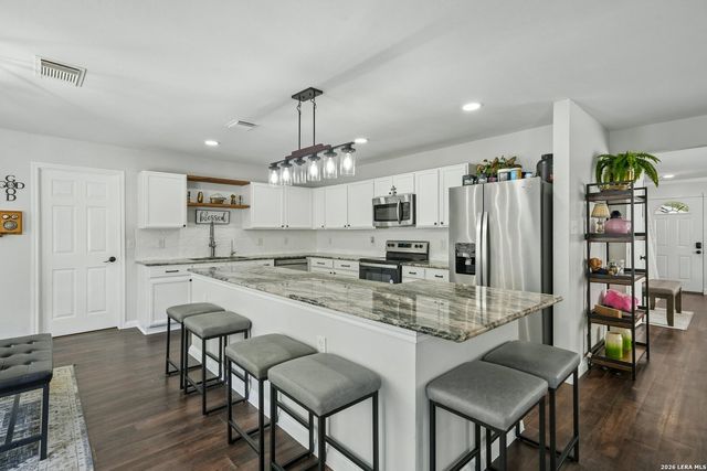 6434 Maverick Oak Dr, San Antonio, TX 78240