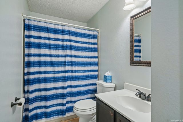 6434 Maverick Oak Dr, San Antonio, TX 78240