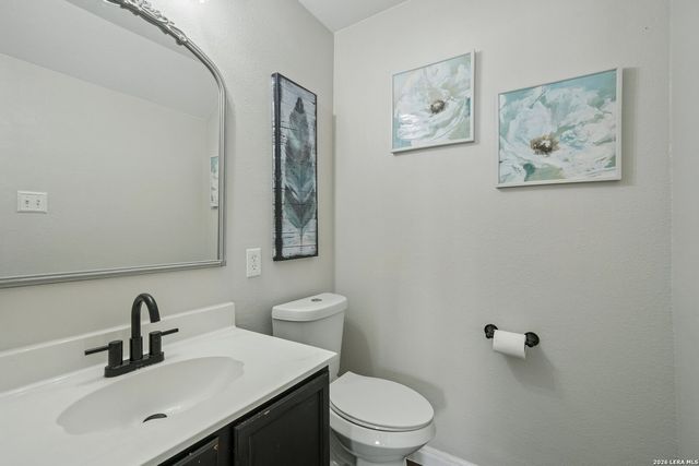 6434 Maverick Oak Dr, San Antonio, TX 78240