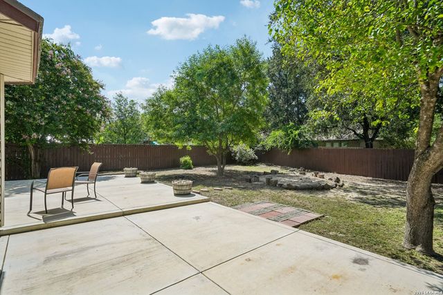 6434 Maverick Oak Dr, San Antonio, TX 78240