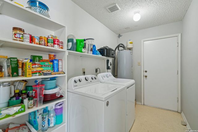 6434 Maverick Oak Dr, San Antonio, TX 78240