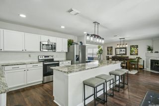 6434 Maverick Oak Dr, San Antonio, TX 78240