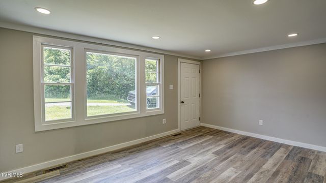 273 Riverview Drive, Bluff City, TN 37618