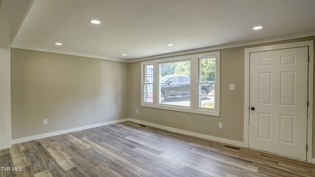 273 Riverview Drive, Bluff City, TN 37618