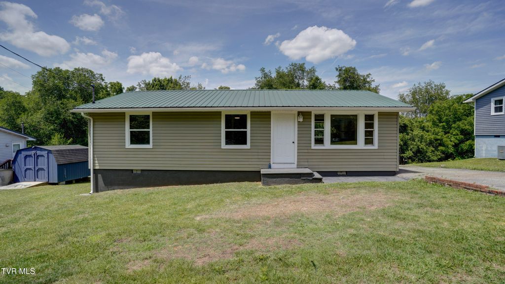 273 Riverview Drive, Bluff City, TN 37618