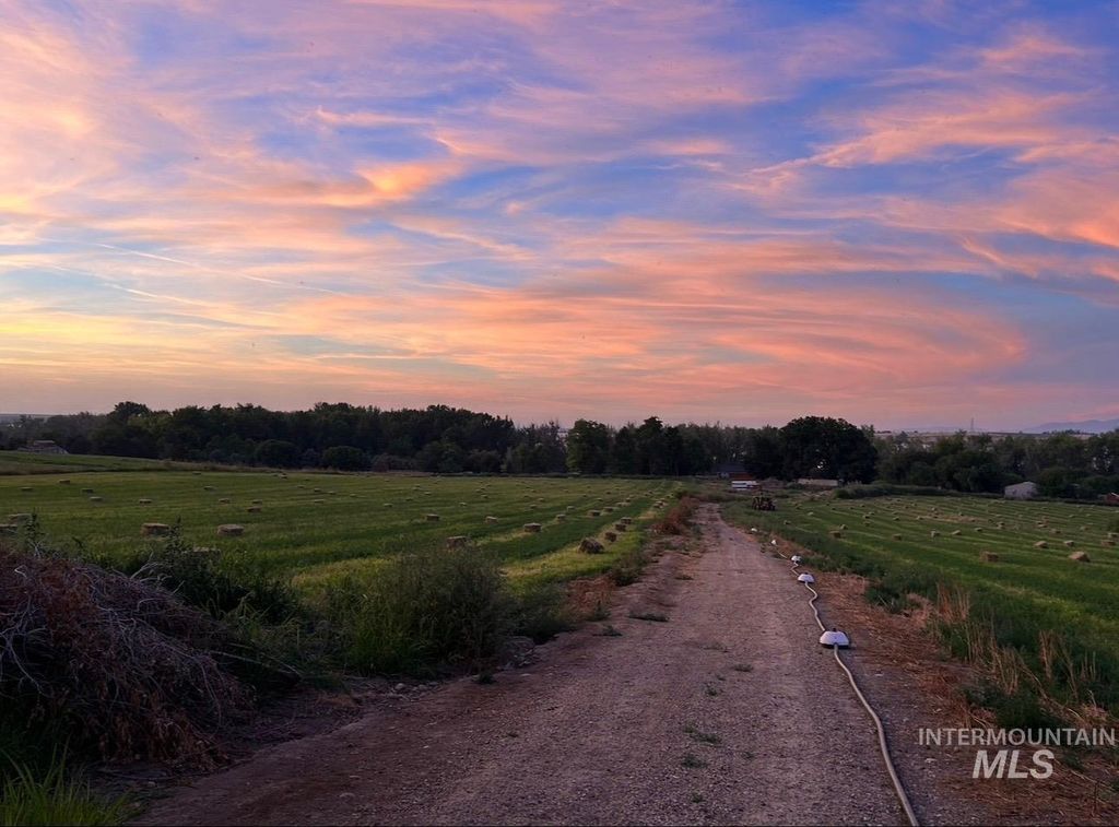 10576 Duck Ln, Nampa, ID 83686