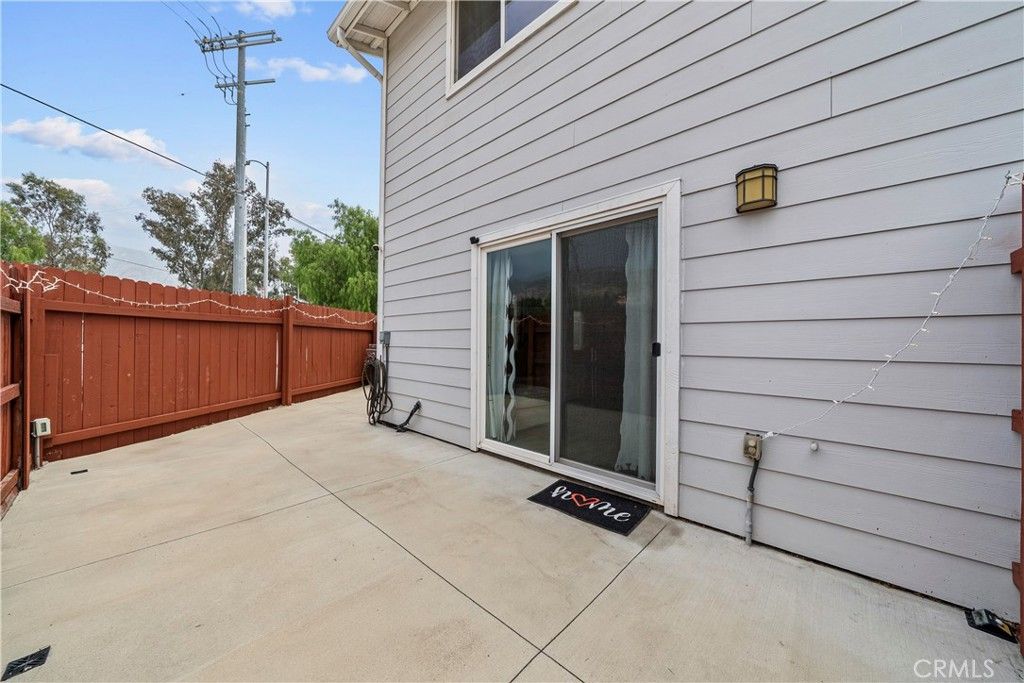 Image 18 of property listing at 14552 Foothill, Sylmar, CA 91342