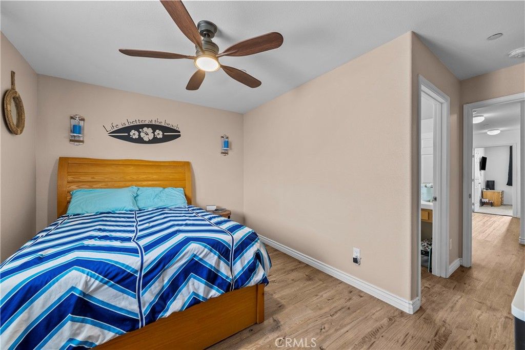 Image 25 of property listing at 14552 Foothill, Sylmar, CA 91342