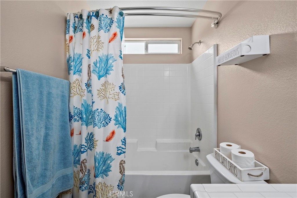 Image 27 of property listing at 14552 Foothill, Sylmar, CA 91342