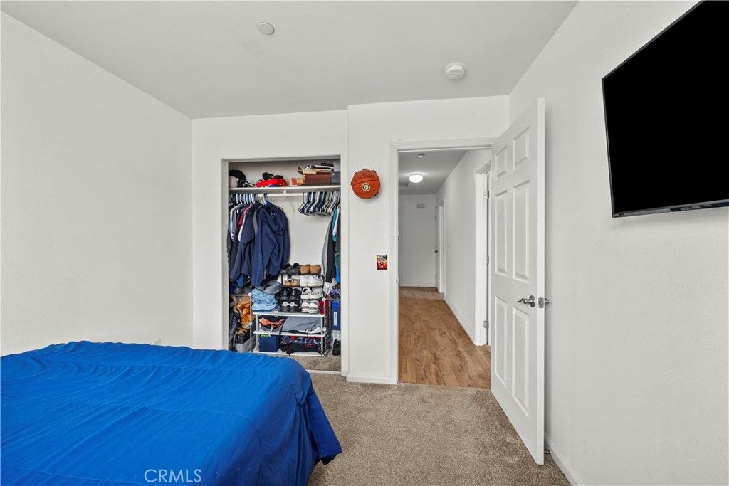 Image 29 of property listing at 14552 Foothill, Sylmar, CA 91342
