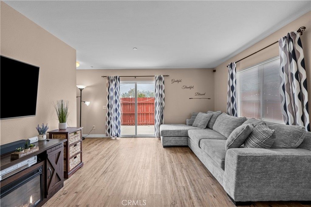 Image 3 of property listing at 14552 Foothill, Sylmar, CA 91342