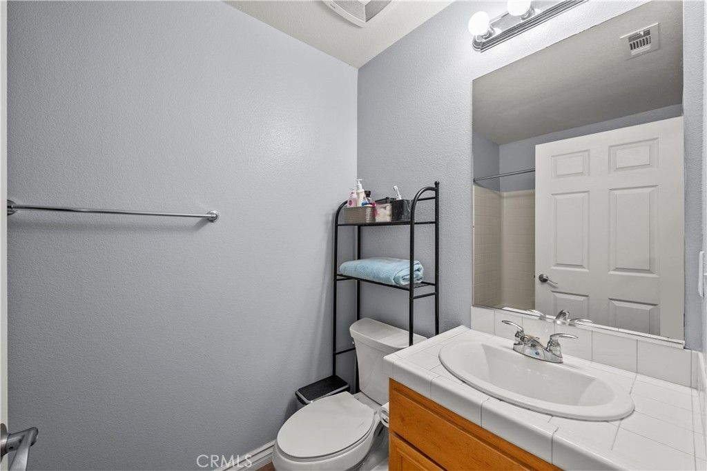 Image 32 of property listing at 14552 Foothill, Sylmar, CA 91342