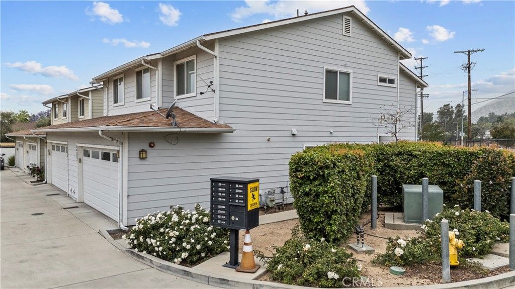 Image 37 of property listing at 14552 Foothill, Sylmar, CA 91342
