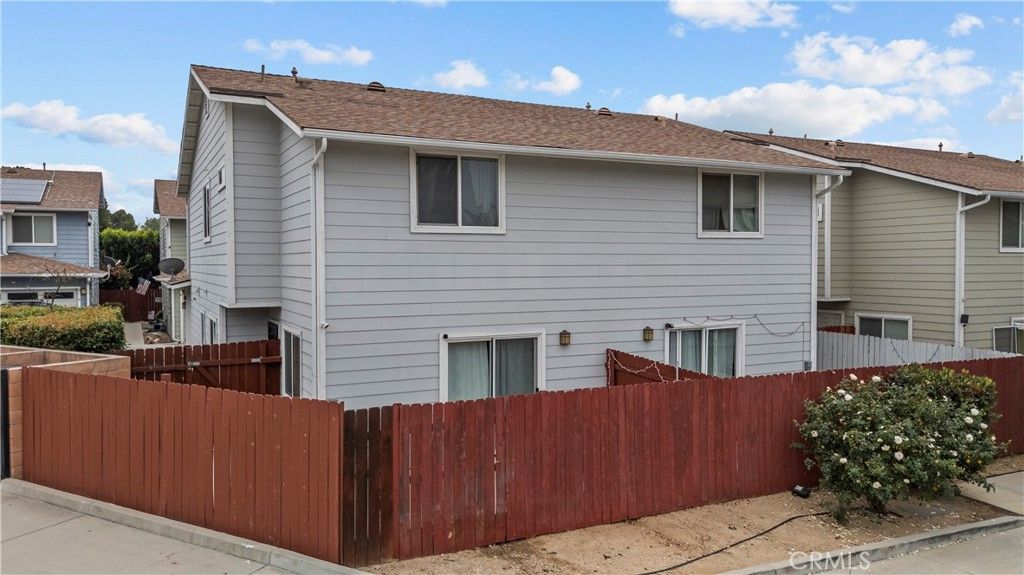 Image 38 of property listing at 14552 Foothill, Sylmar, CA 91342