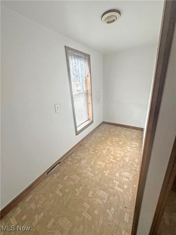 302 Filmore Street, New Cumberland, WV 26047