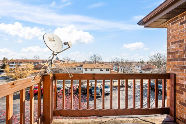 1324 N Geneva Drive 3B, Palatine, IL 60074