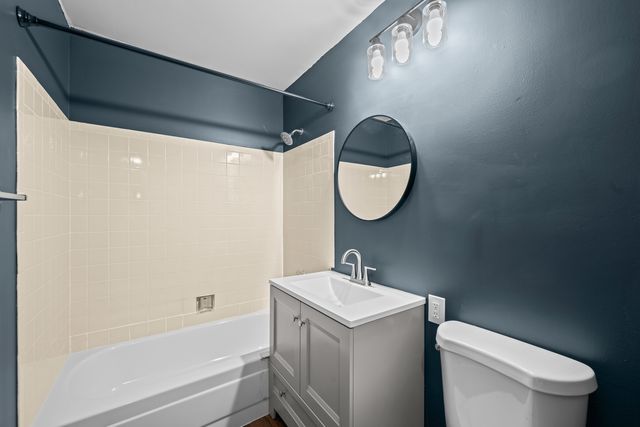 1324 N Geneva Drive 3B, Palatine, IL 60074