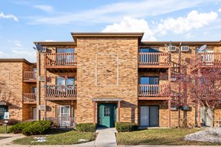 1324 N Geneva Drive 3B, Palatine, IL 60074