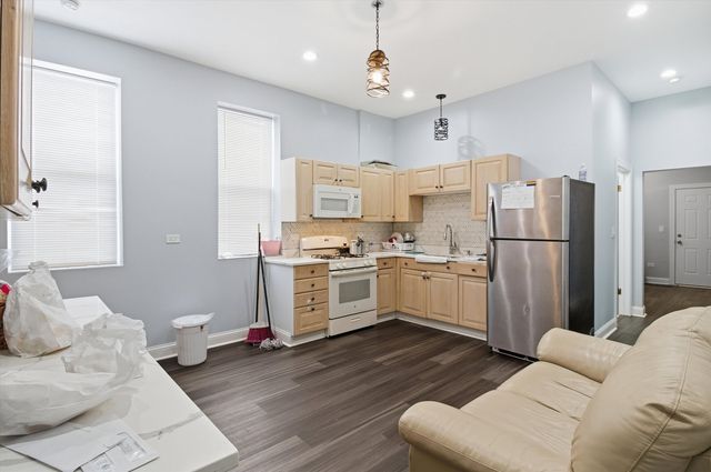 3858 W ohio Street, Chicago, IL 60624