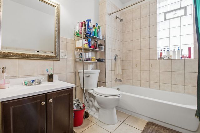 3858 W ohio Street, Chicago, IL 60624