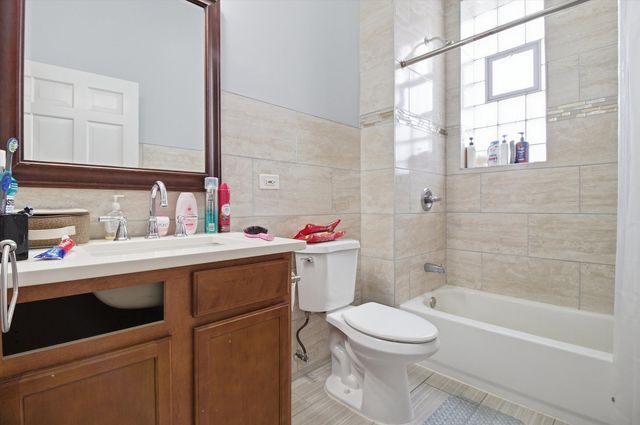 3858 W ohio Street, Chicago, IL 60624