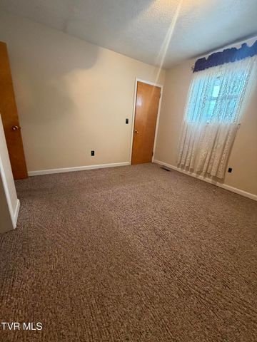 45 Holbrook Drive, Castlewood, VA 24224