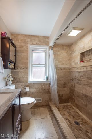 6450 Manchester Road, Parma, OH 44129