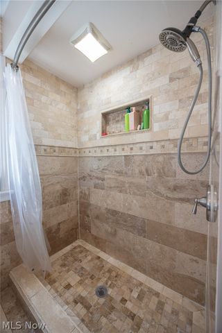 6450 Manchester Road, Parma, OH 44129