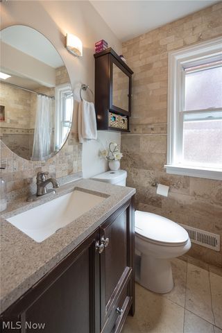 6450 Manchester Road, Parma, OH 44129